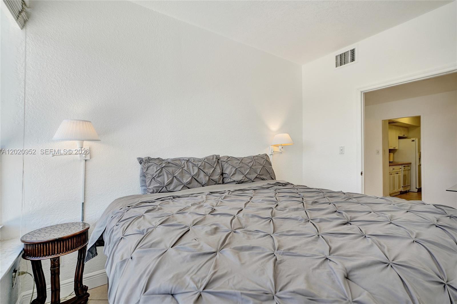 THE EXECUTIVE CONDO - Residential