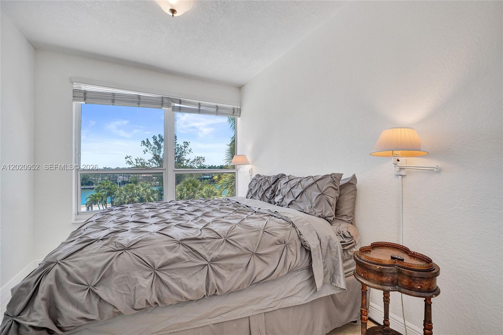 THE EXECUTIVE CONDO - Residential