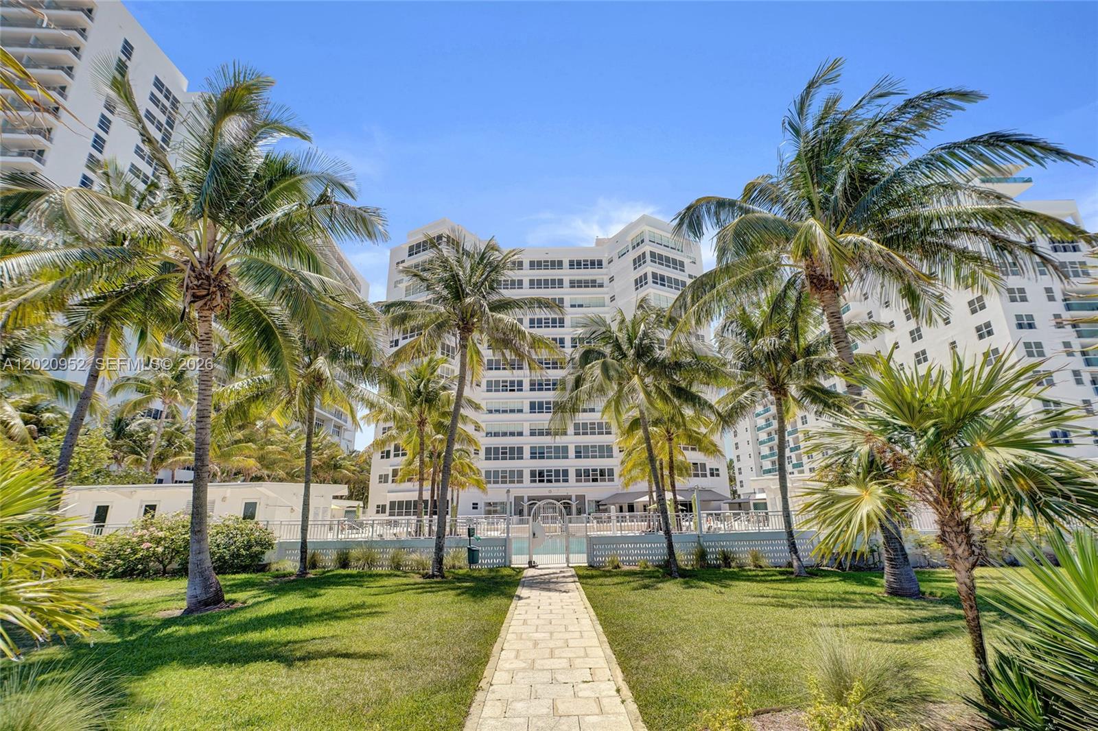 THE EXECUTIVE CONDO - Residential
