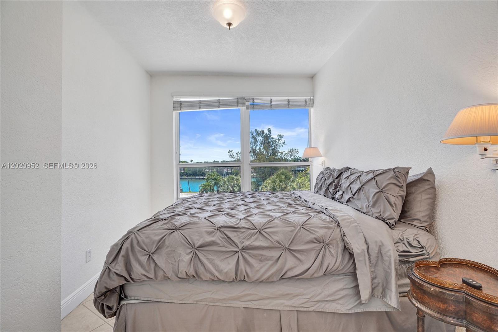 THE EXECUTIVE CONDO - Residential