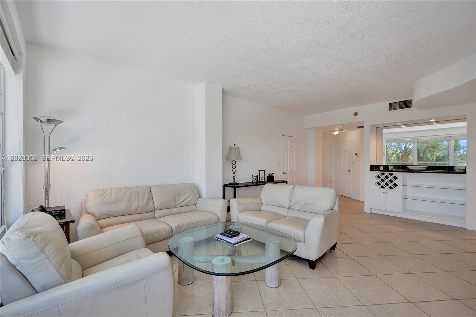 THE EXECUTIVE CONDO - Residential