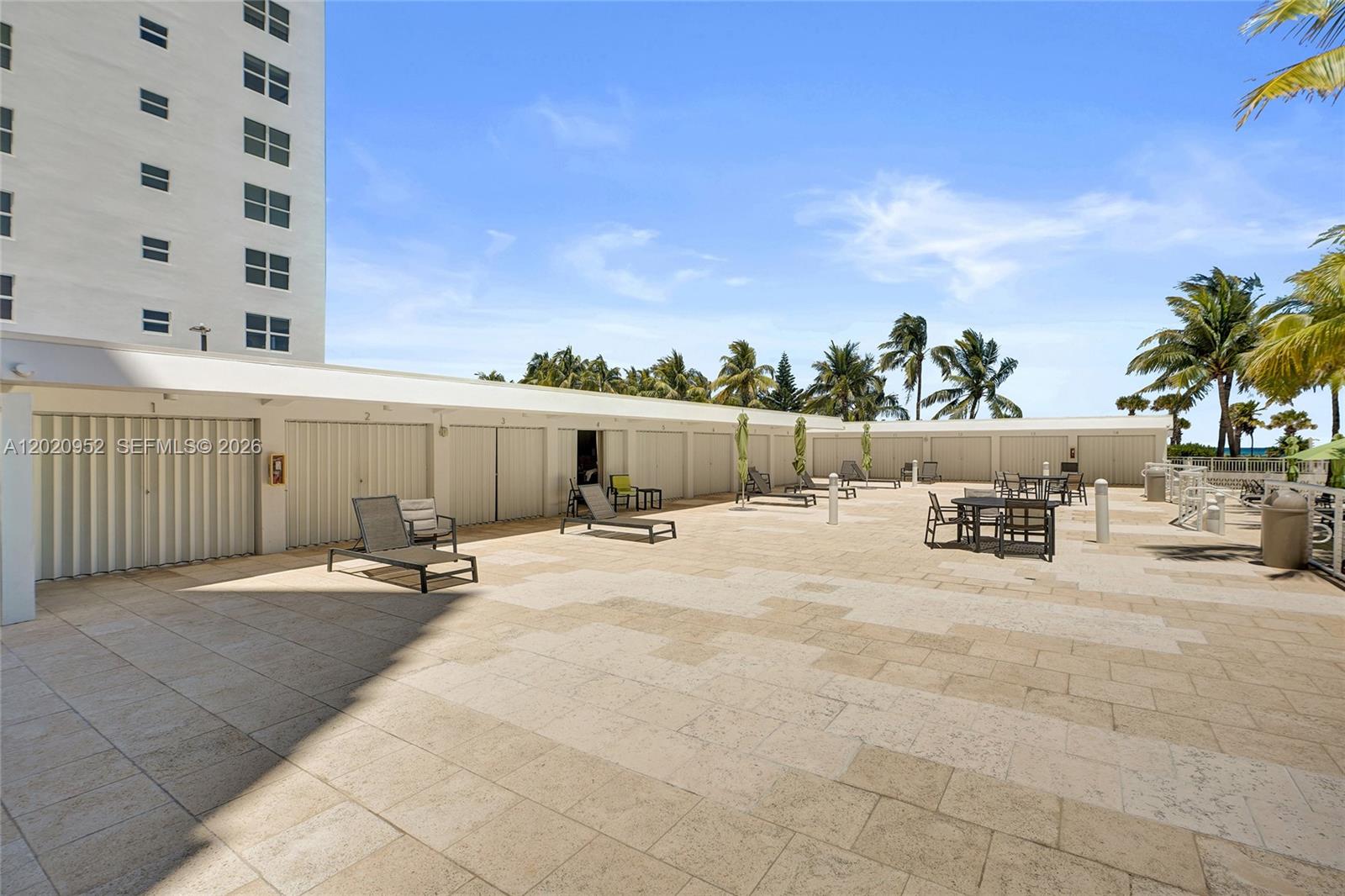 THE EXECUTIVE CONDO - Residential