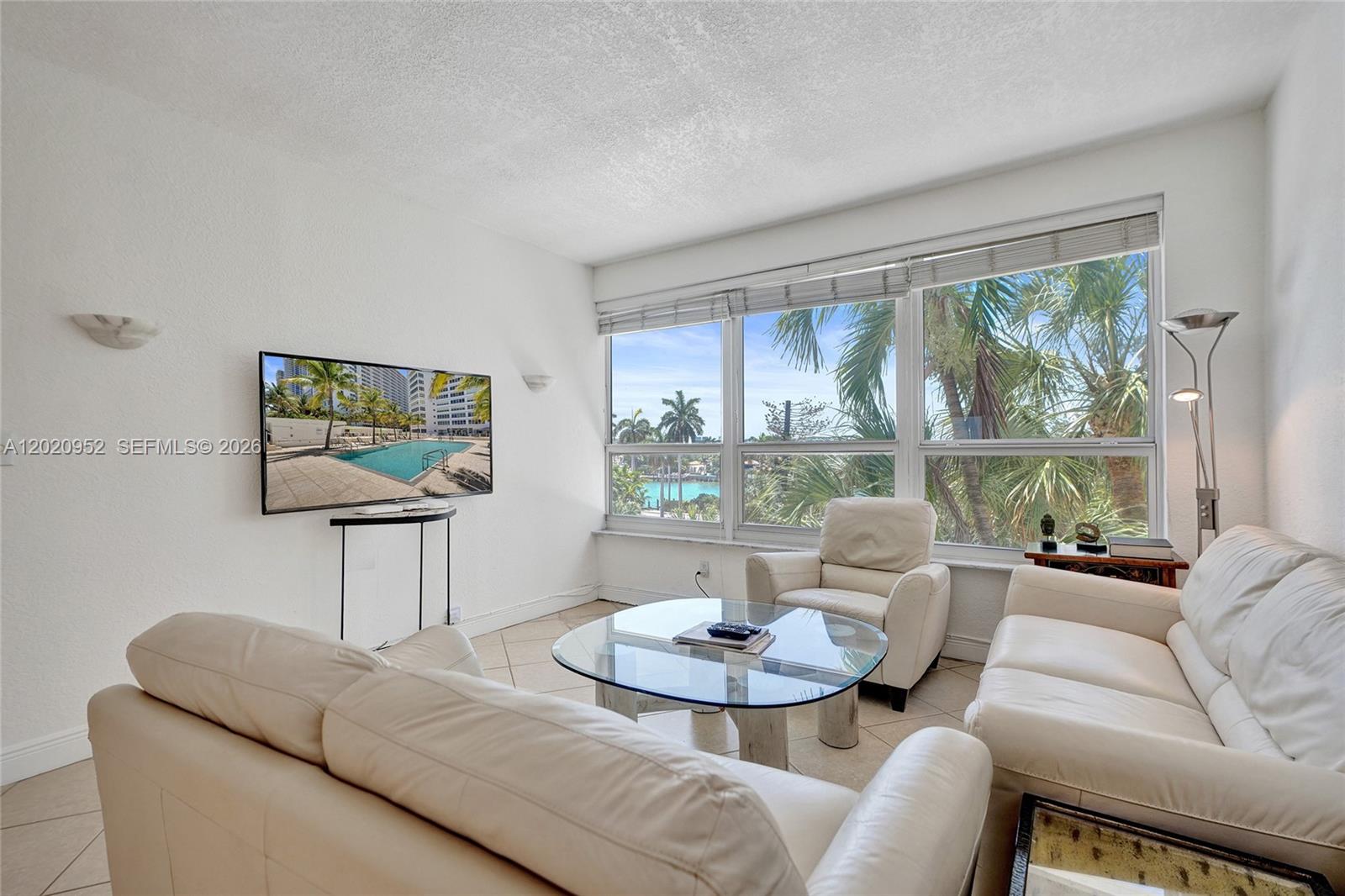 THE EXECUTIVE CONDO - Residential