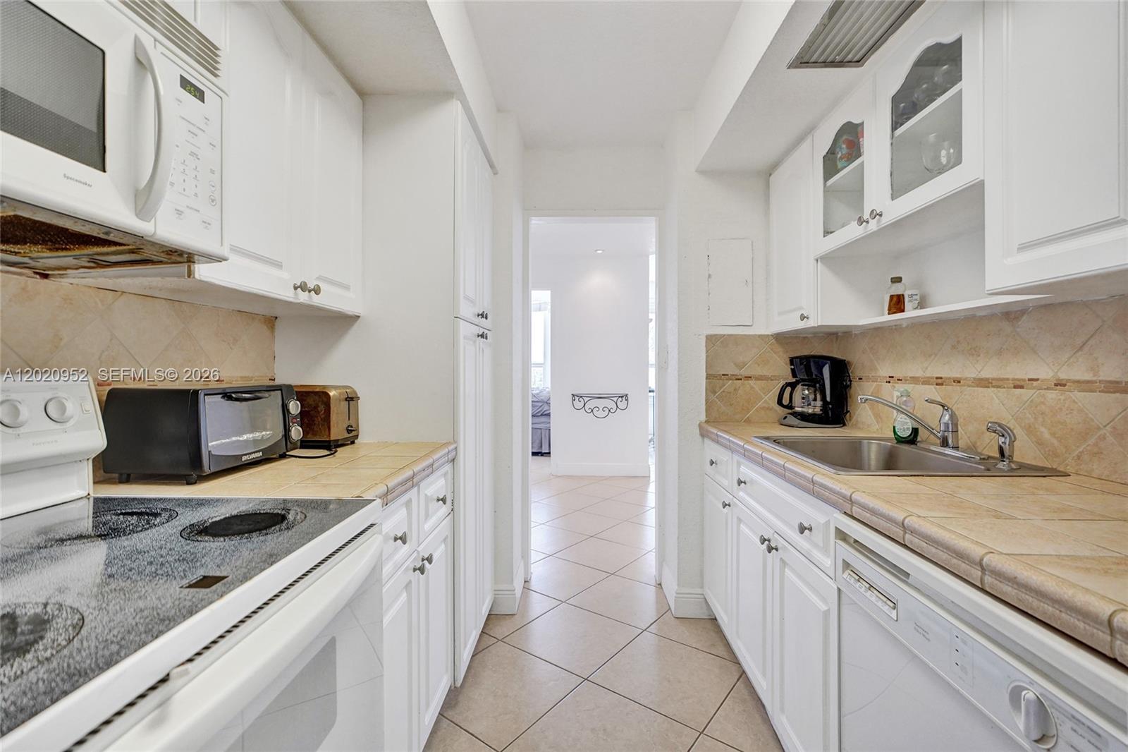 THE EXECUTIVE CONDO - Residential