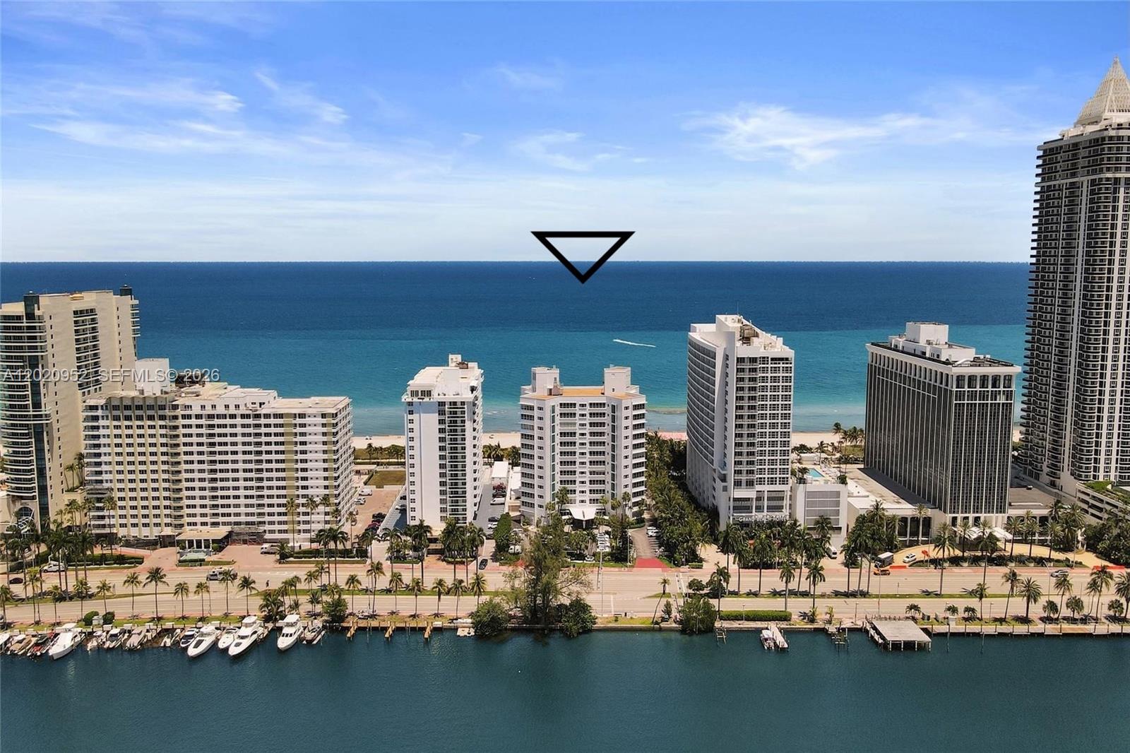 THE EXECUTIVE CONDO - Residential