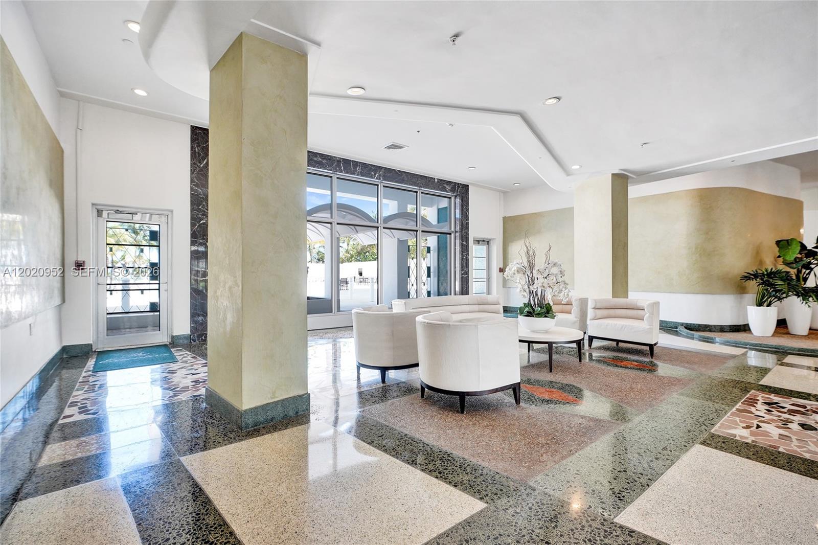 THE EXECUTIVE CONDO - Residential