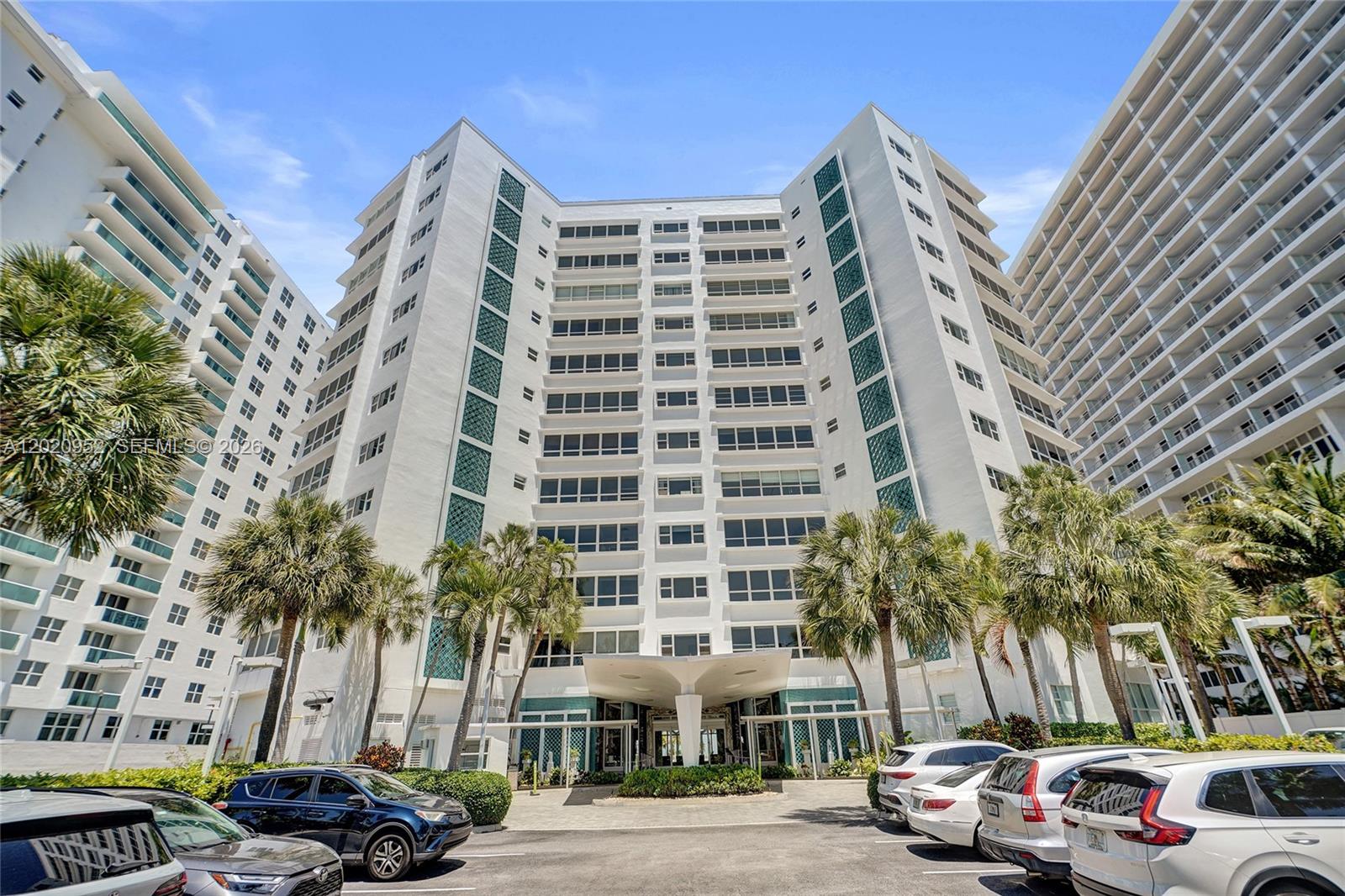 THE EXECUTIVE CONDO - Residential