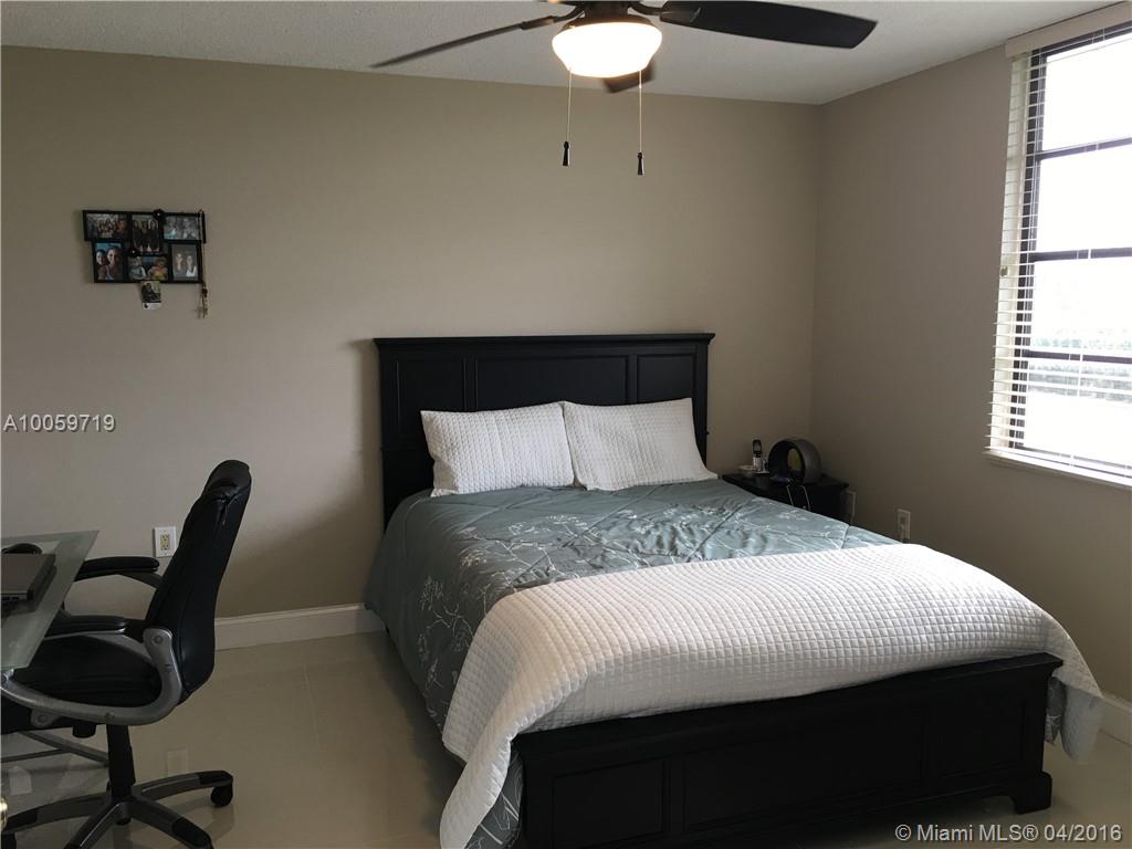 6 Of Whitehall Of Pine - Residential Lease