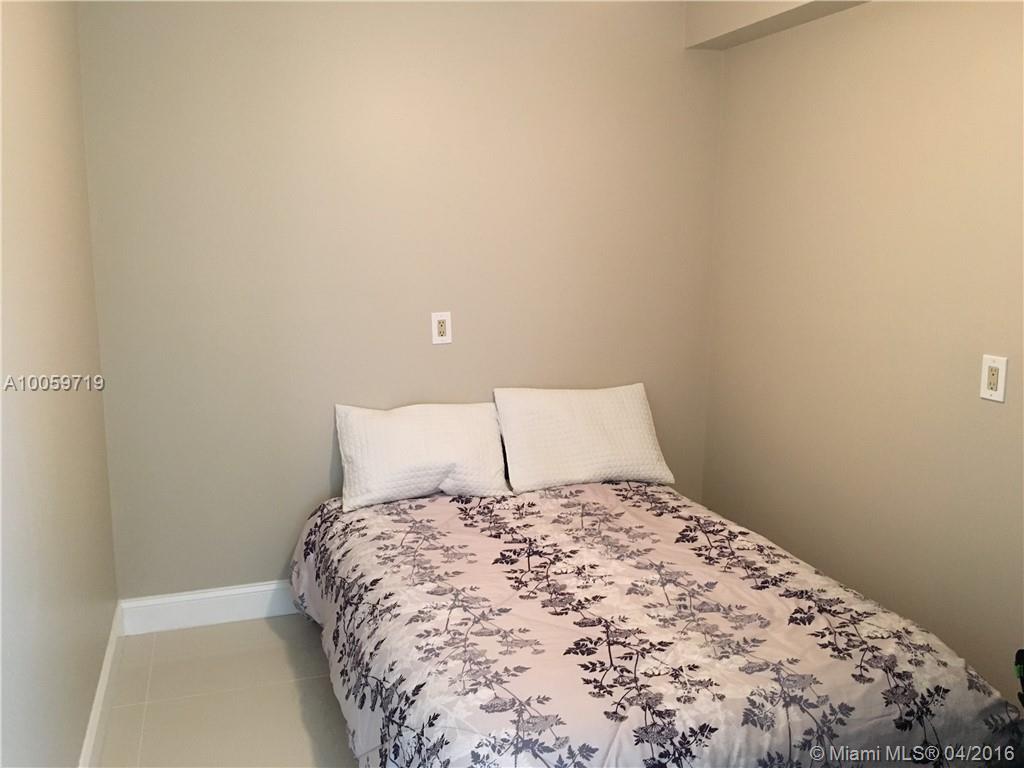 6 Of Whitehall Of Pine - Residential Lease