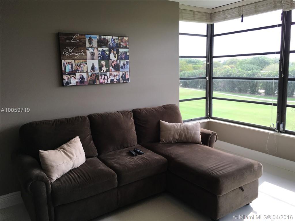 6 Of Whitehall Of Pine - Residential Lease