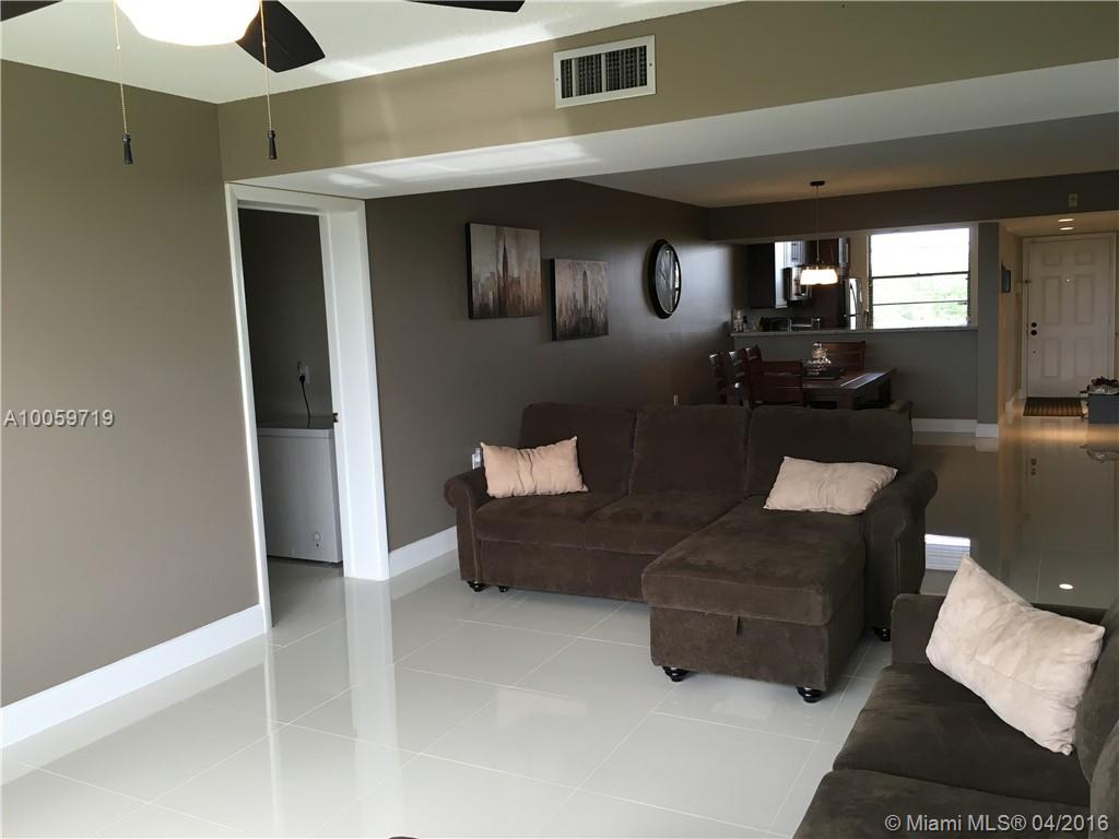 6 Of Whitehall Of Pine - Residential Lease