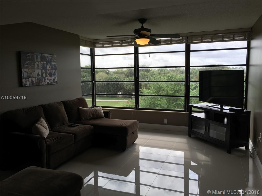 6 Of Whitehall Of Pine - Residential Lease