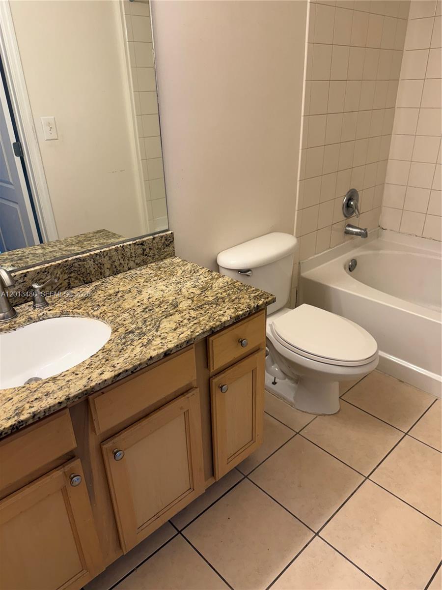 VALENCIA CONDO - Residential
