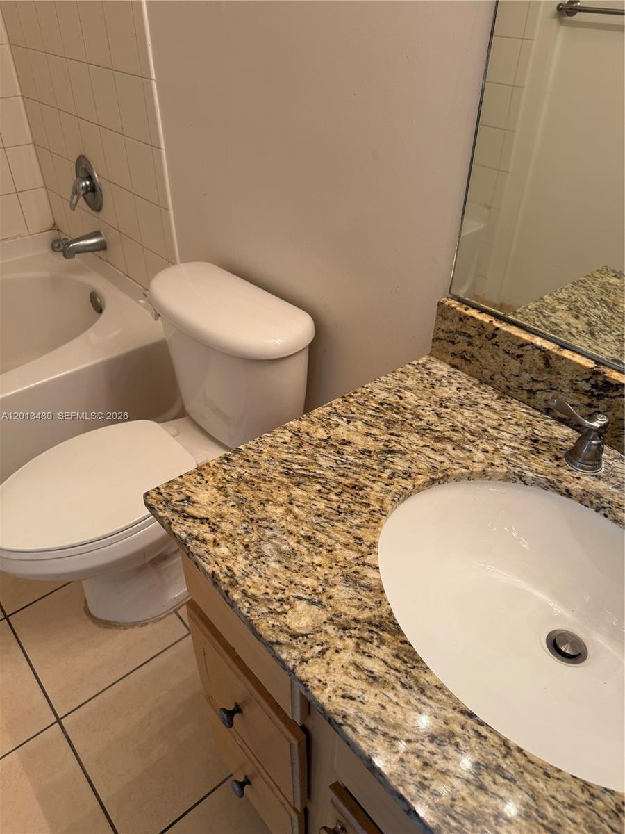 VALENCIA CONDO - Residential
