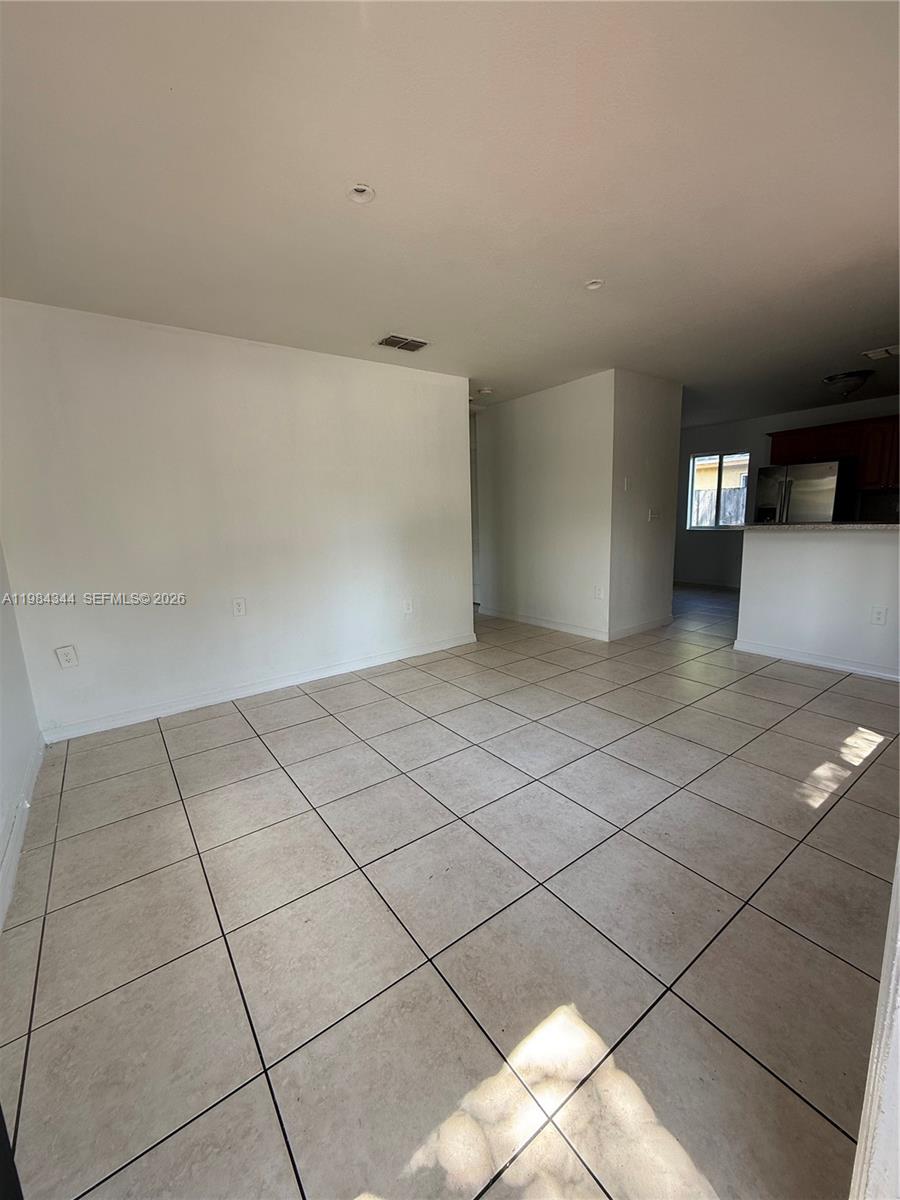 N MIAMI ESTATES - Residential Lease