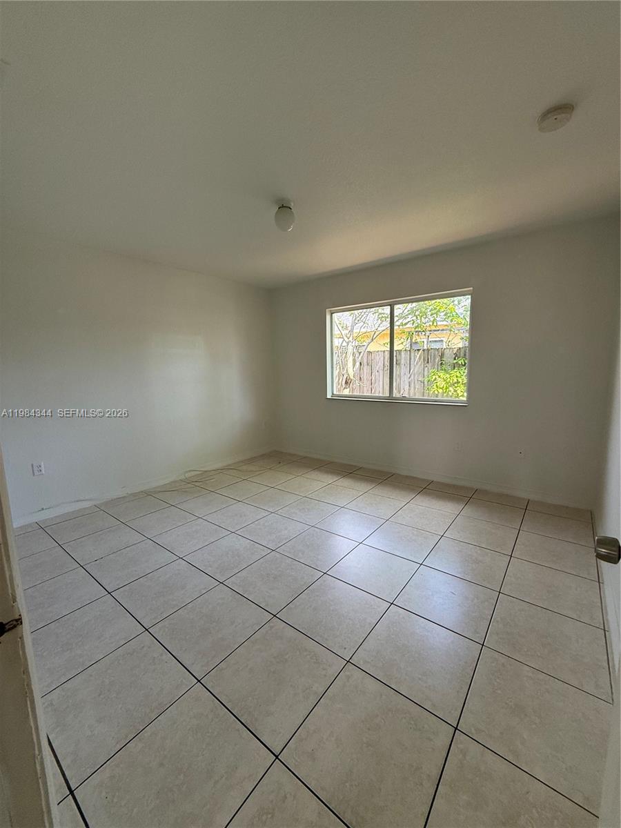 N MIAMI ESTATES - Residential Lease