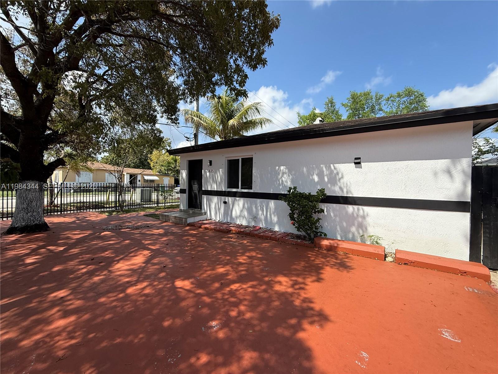 N MIAMI ESTATES - Residential Lease