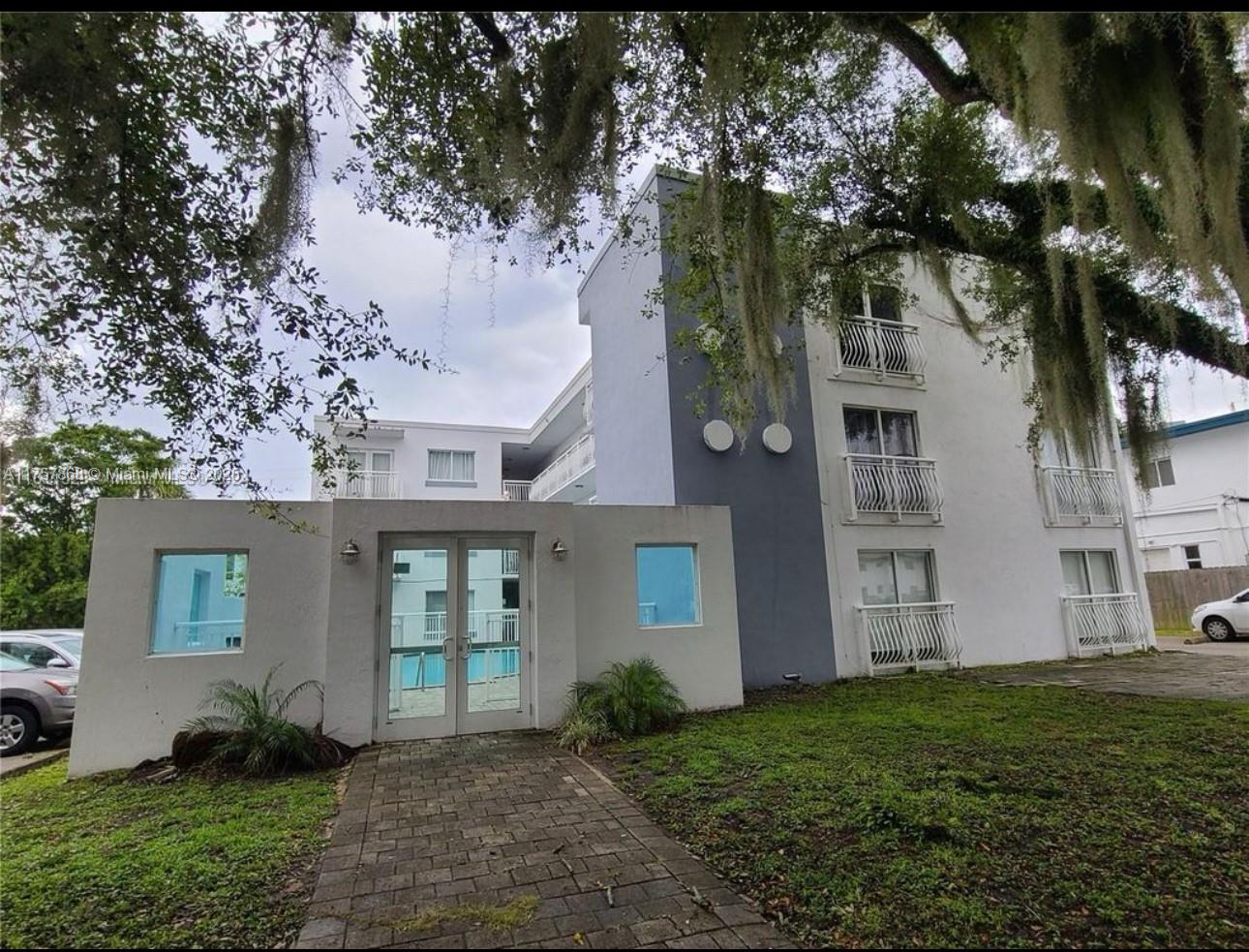 Rental Property at 3101 Sw 27th Ave 304, Miami, Broward County, Florida - Bedrooms: 1 
Bathrooms: 1  - $2,300 MO.