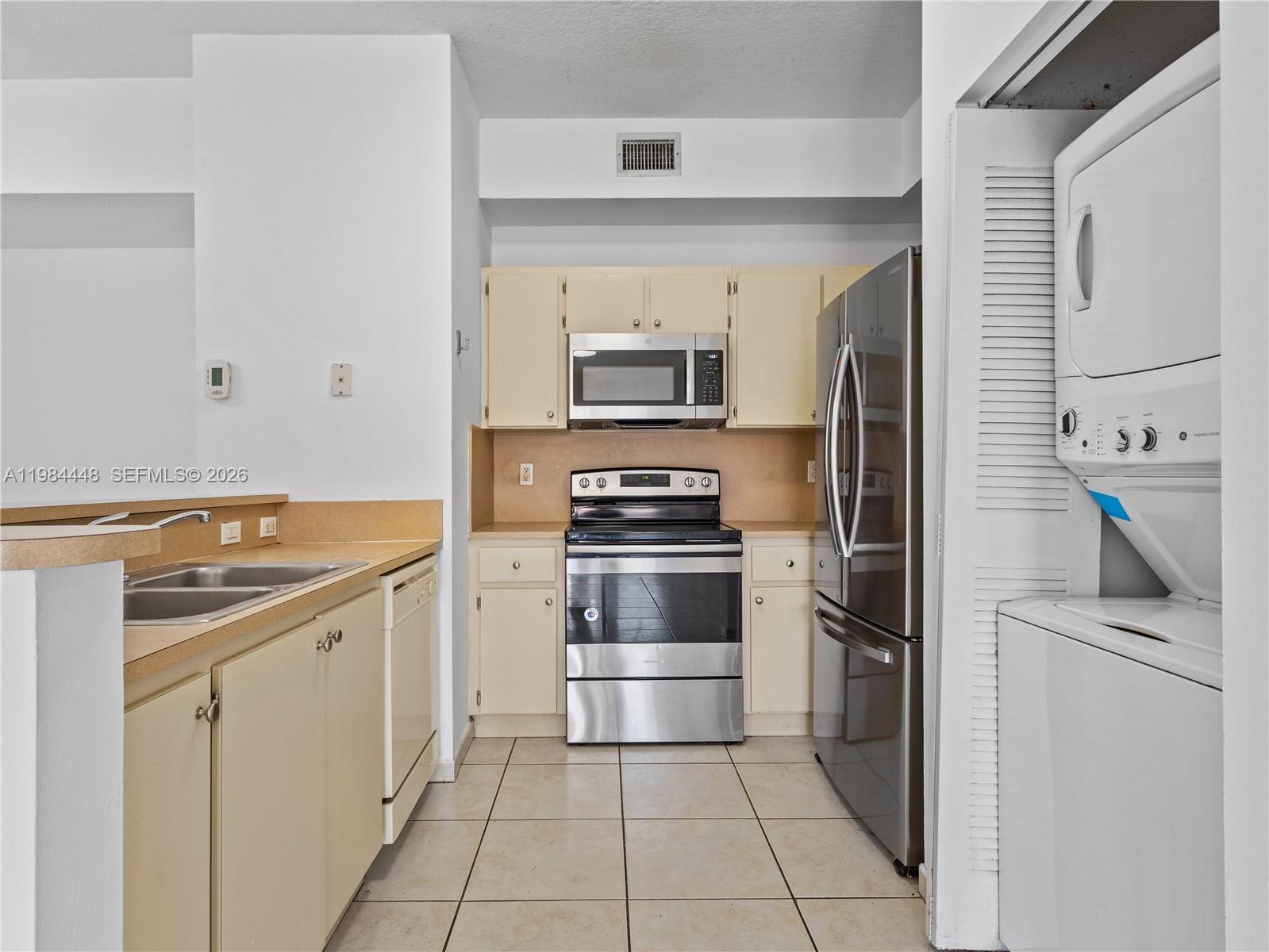 PALM GARDENS AT DORAL CON - Residential Lease