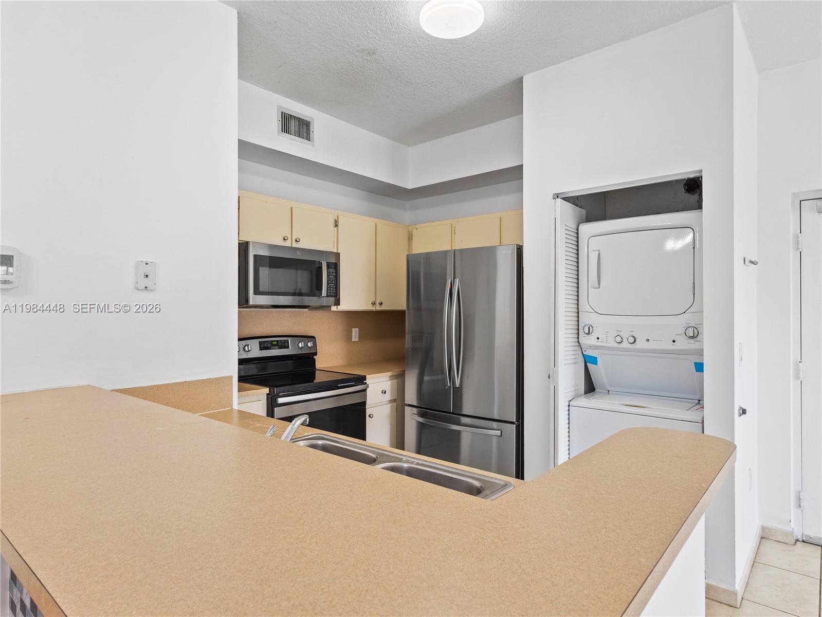 PALM GARDENS AT DORAL CON - Residential Lease