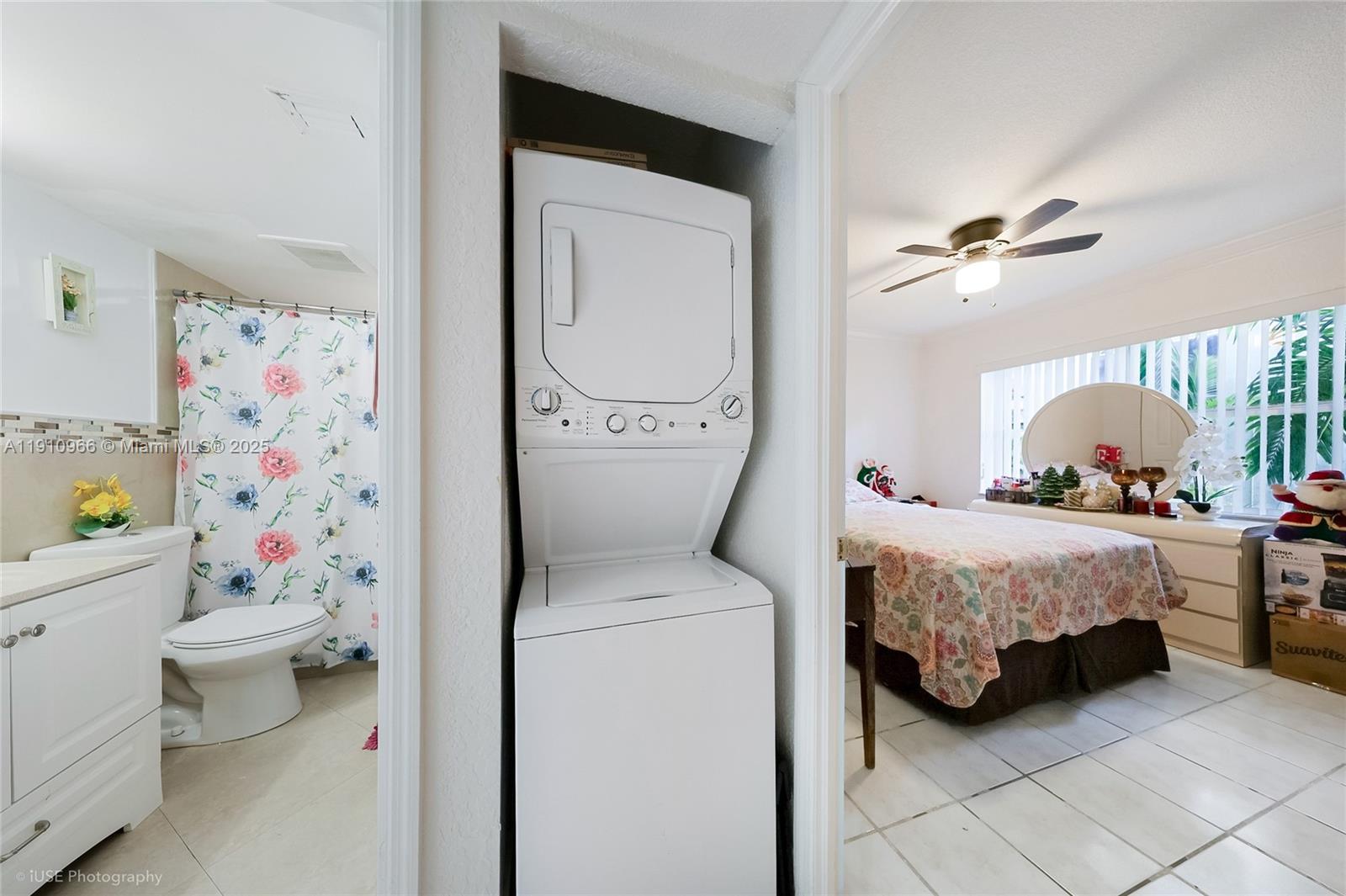 LOS PALACIOS BY MIAMI LAK - Residential