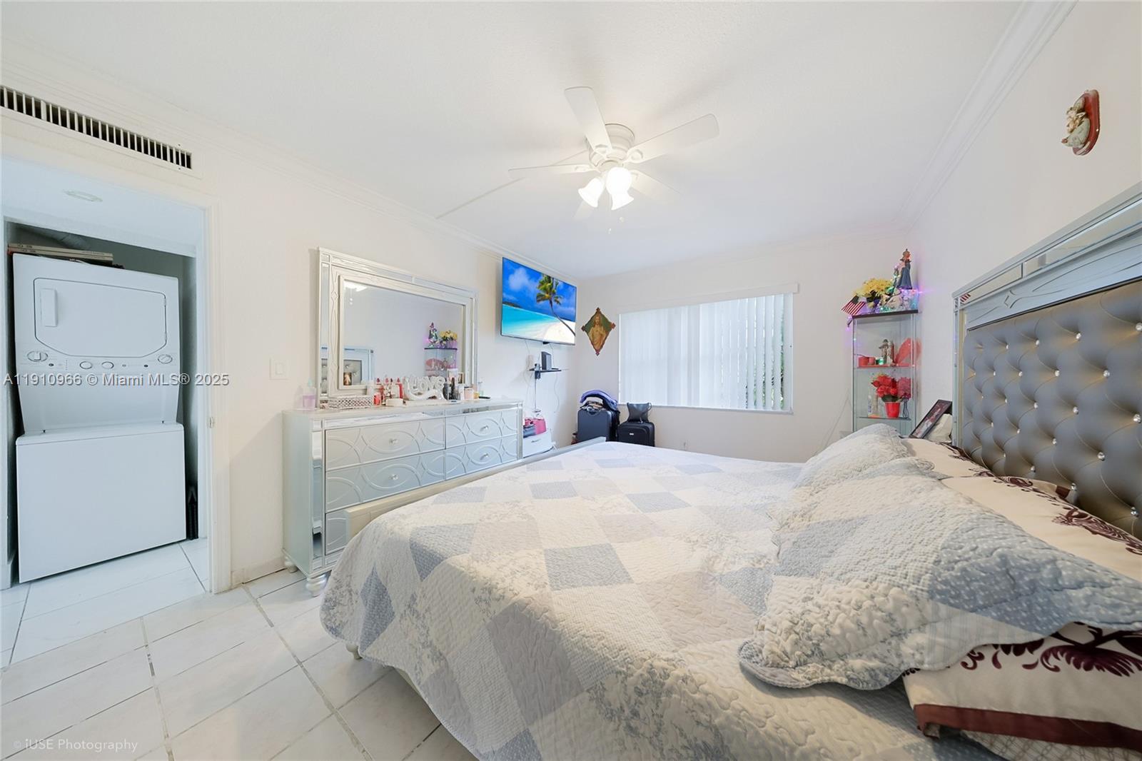 LOS PALACIOS BY MIAMI LAK - Residential