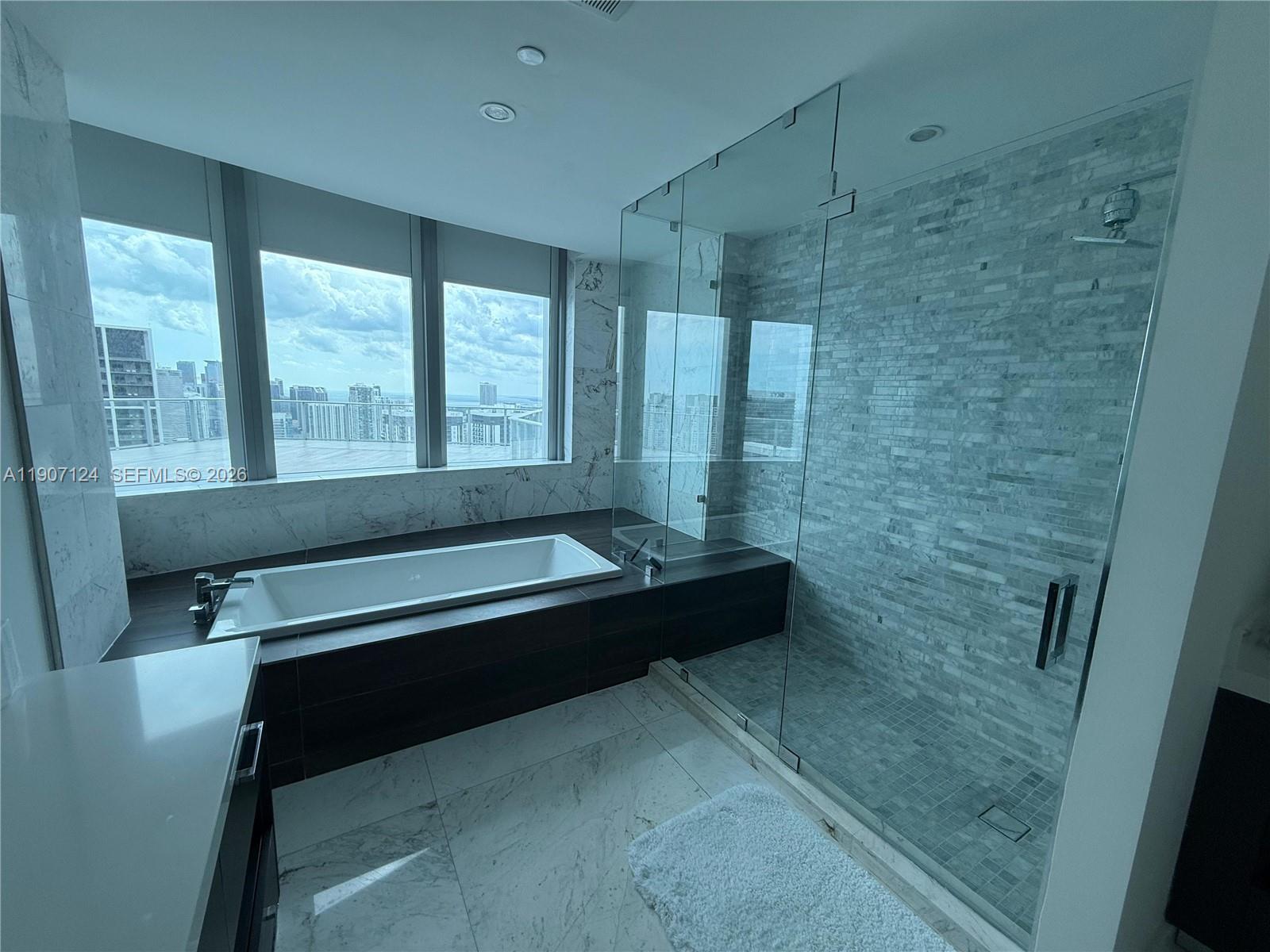 PARAMOUNT MIAMI WORLDCENT - Residential