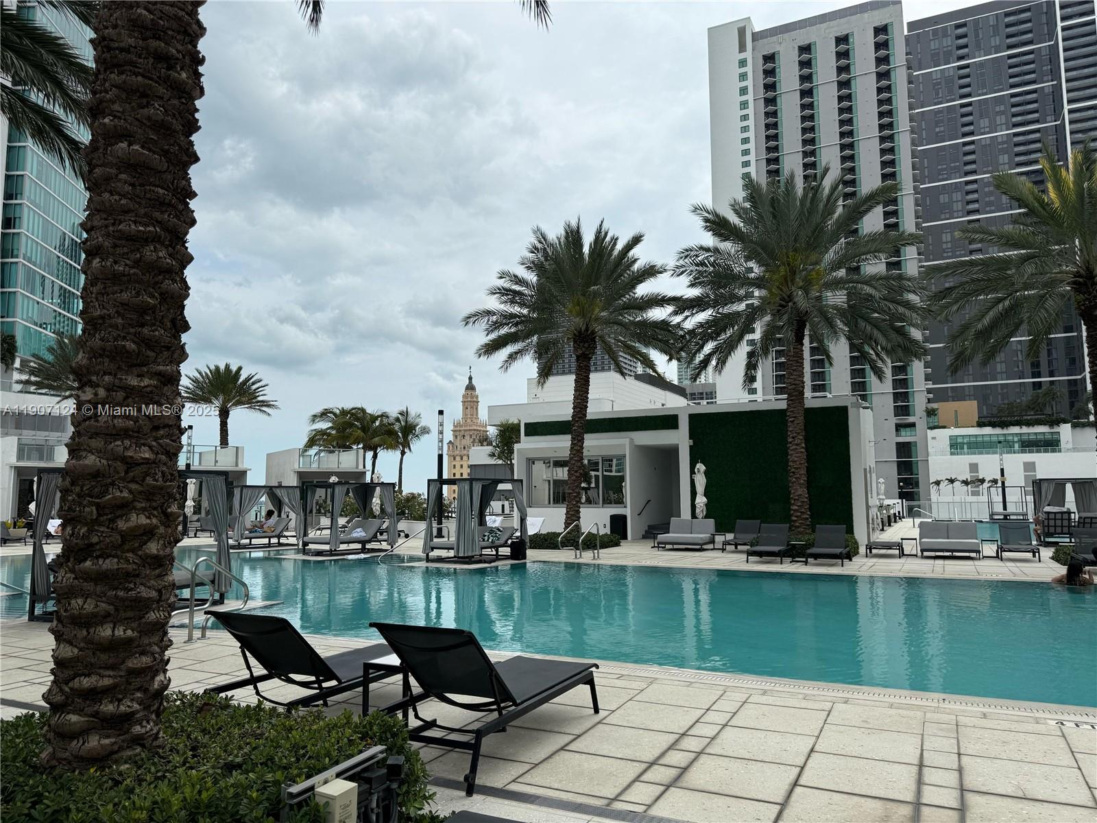 PARAMOUNT MIAMI WORLDCENT - Residential