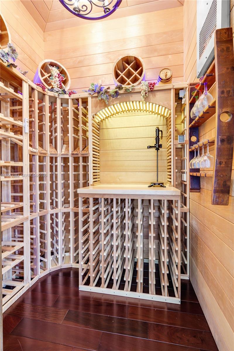 MARTIN SUBURBAN ACRES - Residential