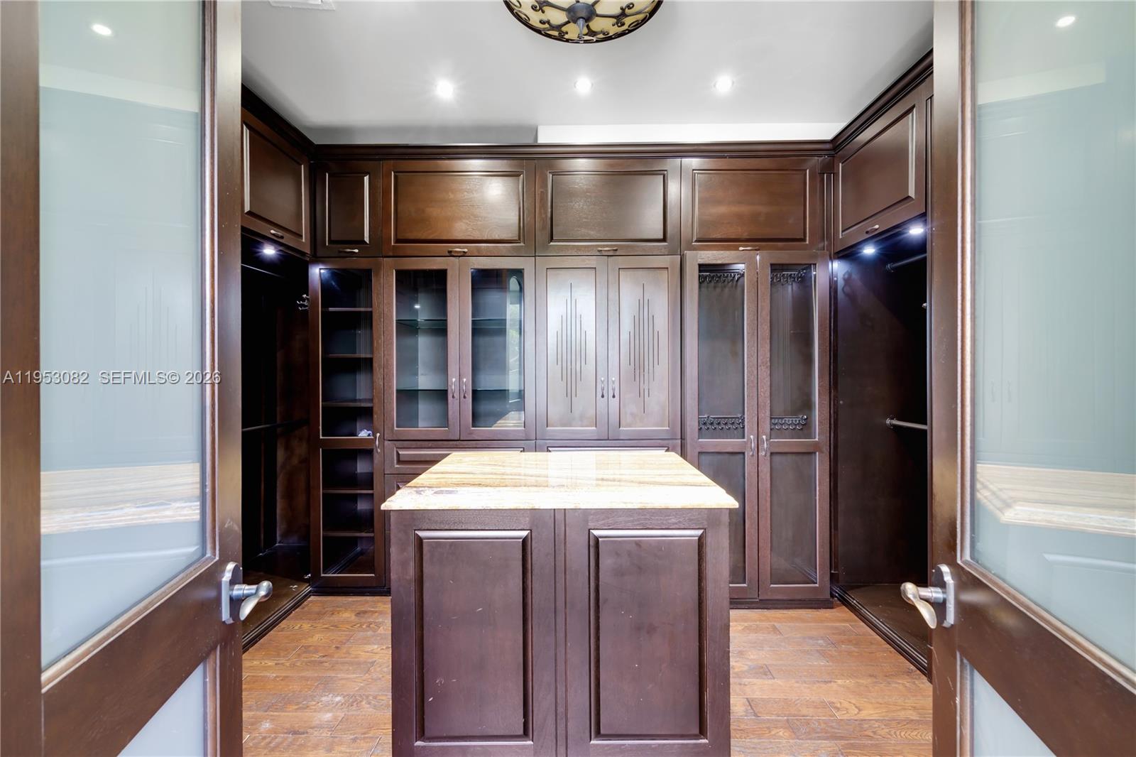 MARTIN SUBURBAN ACRES - Residential