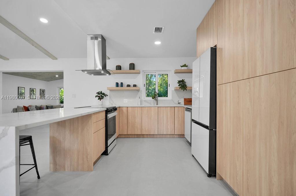 MANOR GROVE - Residential