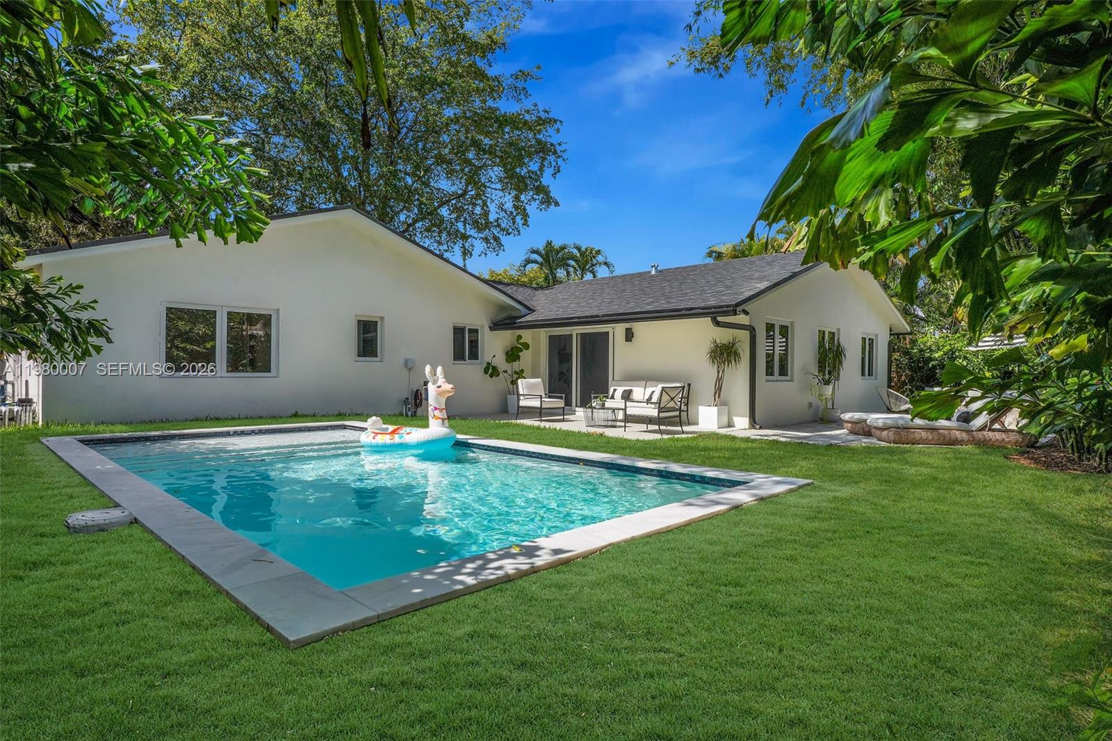 MANOR GROVE - Residential