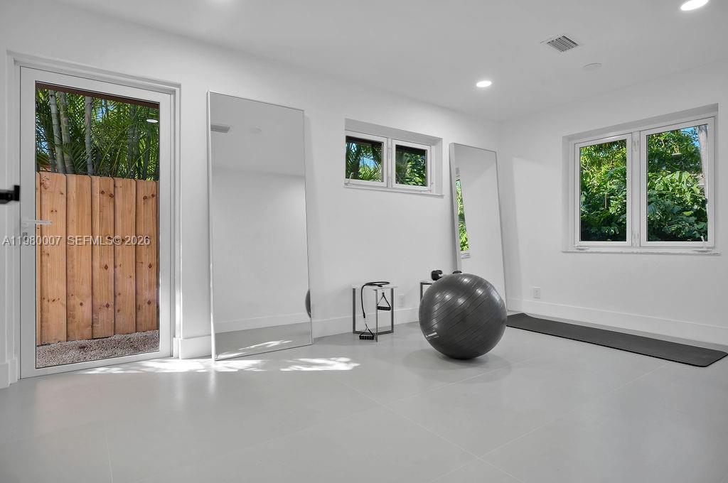 MANOR GROVE - Residential