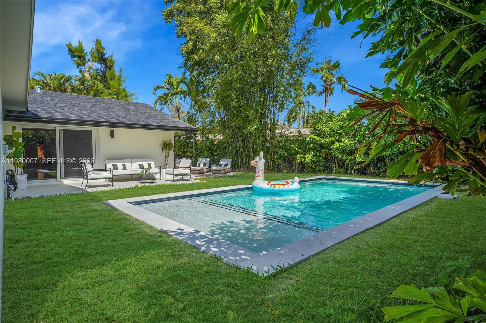 MANOR GROVE - Residential