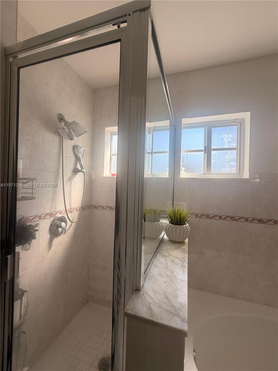 THE RESERVE AT DORAL - Residential Lease