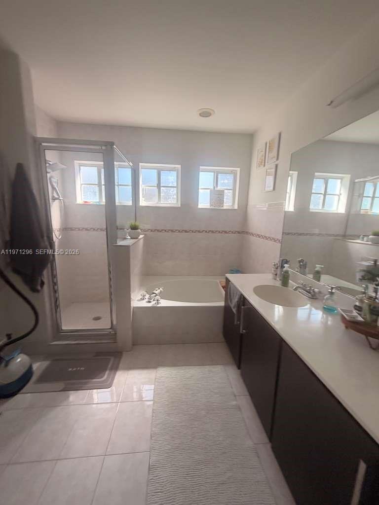THE RESERVE AT DORAL - Residential Lease