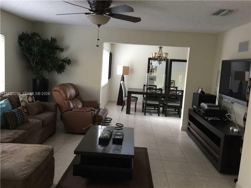 THE RESERVE AT DORAL - Residential Lease