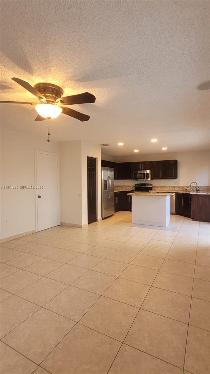 THE RESERVE AT DORAL - Residential Lease