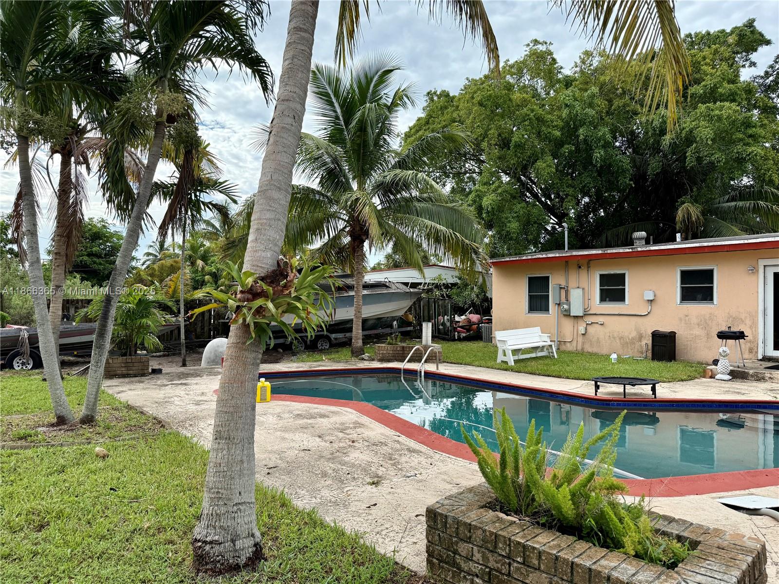 1101 NW 11th St
