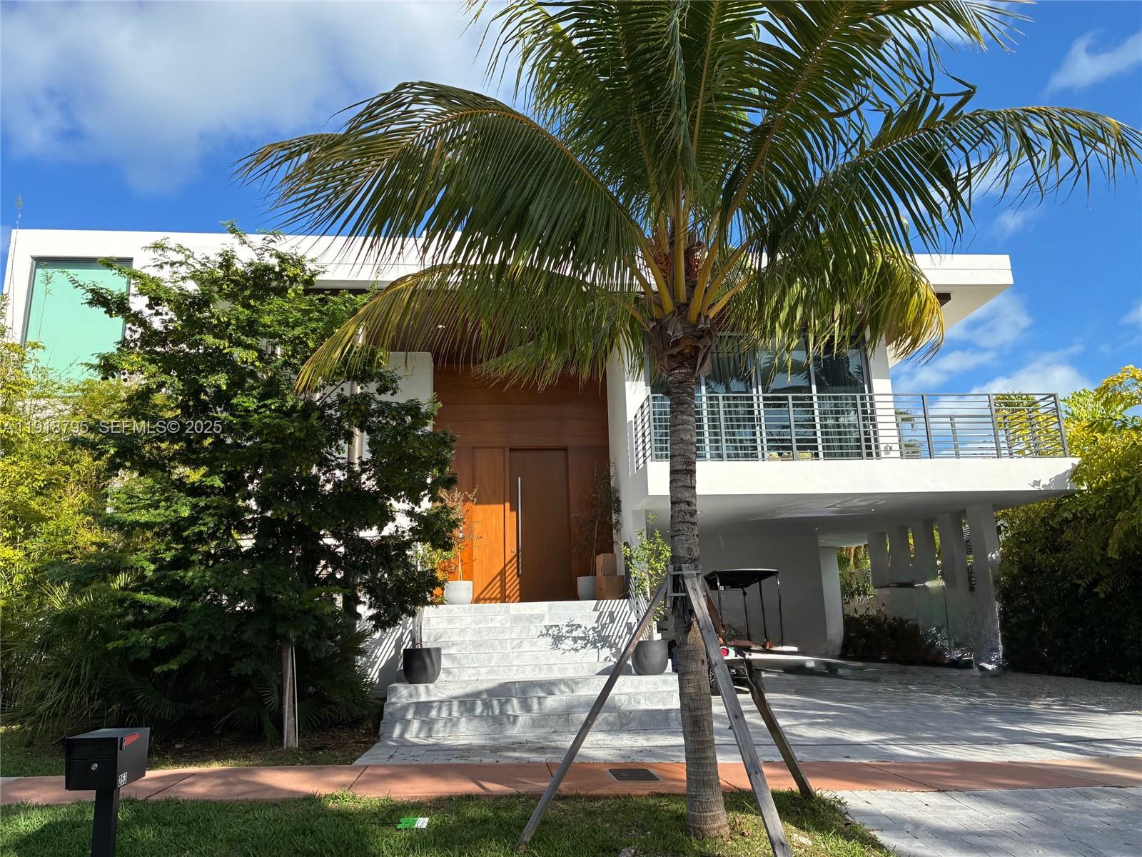 BISCAYNE KEY ESTATES - Residential