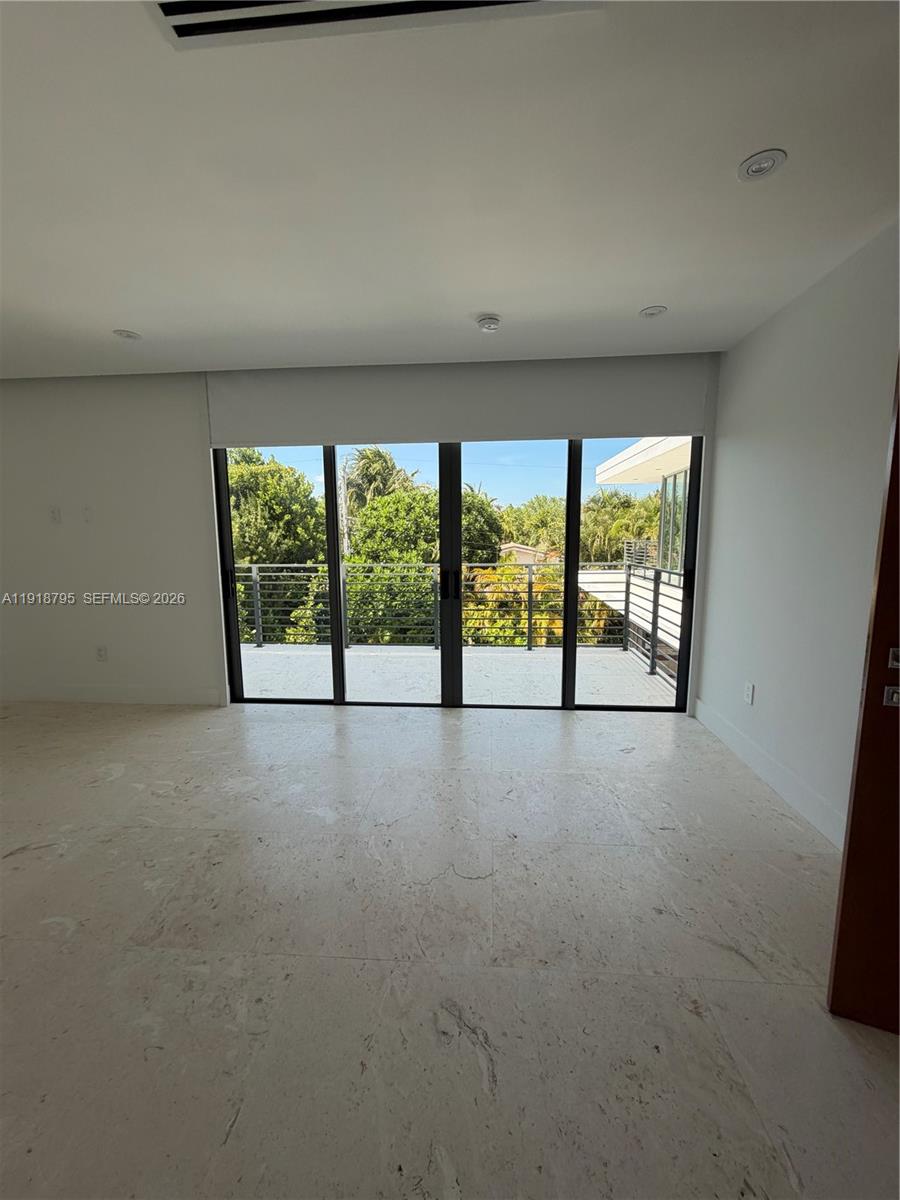 BISCAYNE KEY ESTATES - Residential