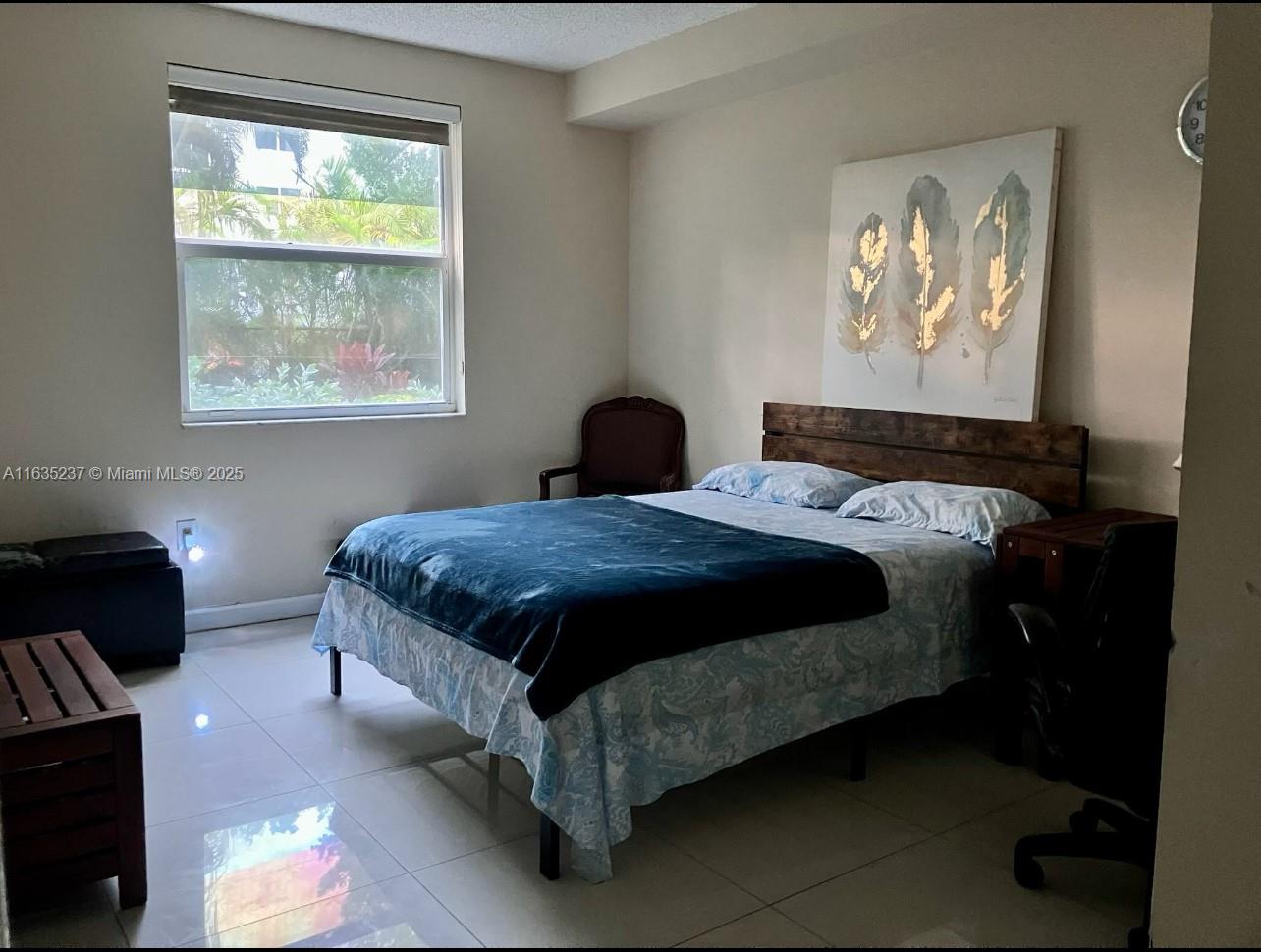 Property for Sale at 17145 N Bay Rd 4108, Sunny Isles Beach, Miami-Dade County, Florida - Bedrooms: 2 
Bathrooms: 2  - $485,000