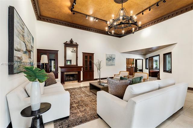 CORAL GABLES COUNTRY CLUB - Residential