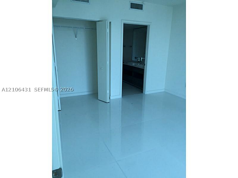 1100 S MIAMI AV 3203
