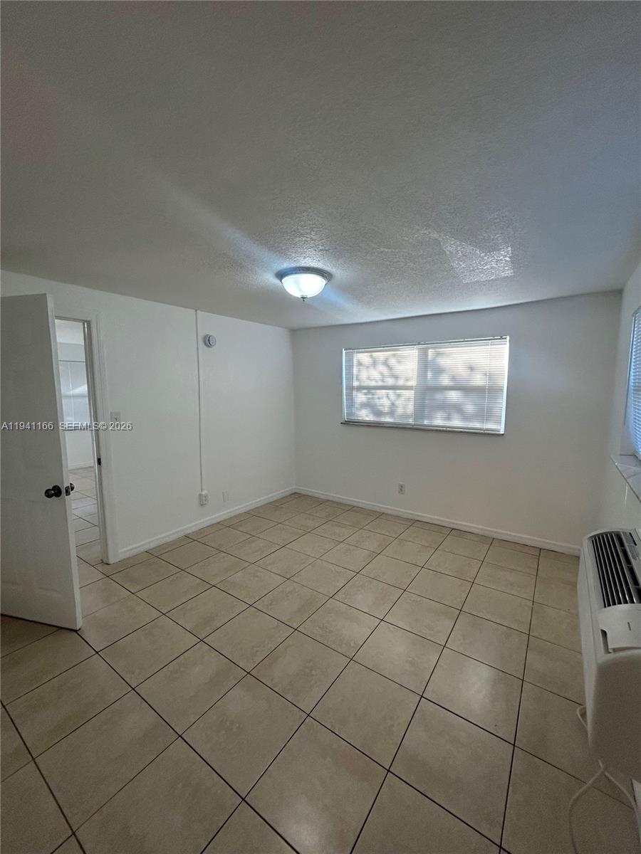 RIVERSIDE NO 3 - Residential Lease