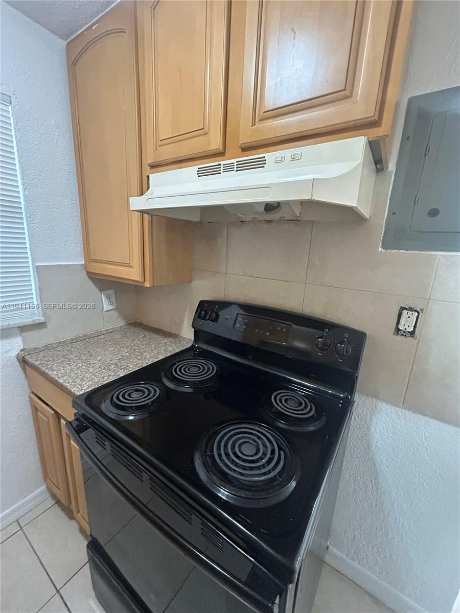 RIVERSIDE NO 3 - Residential Lease