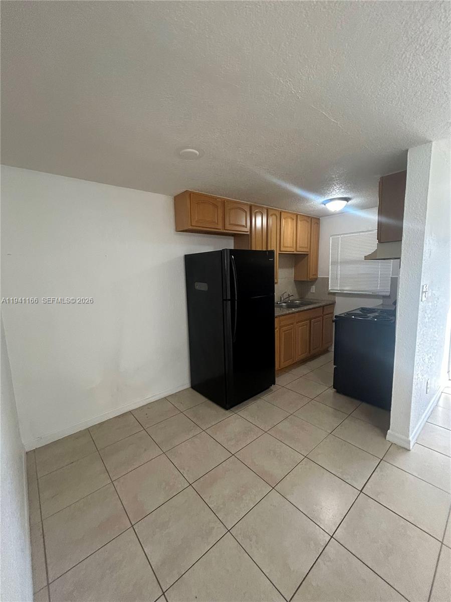 RIVERSIDE NO 3 - Residential Lease