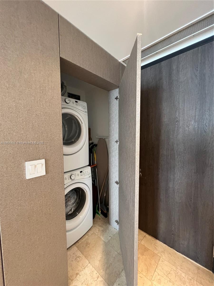 RISE CONDO - Residential Lease