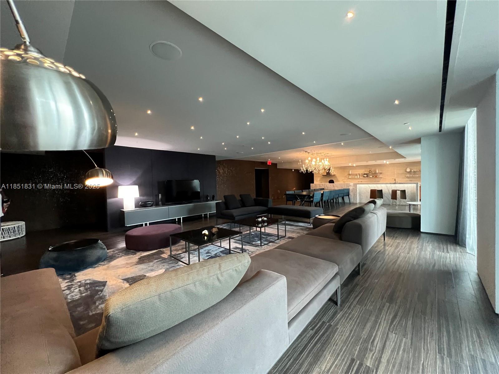 RISE CONDO - Residential Lease