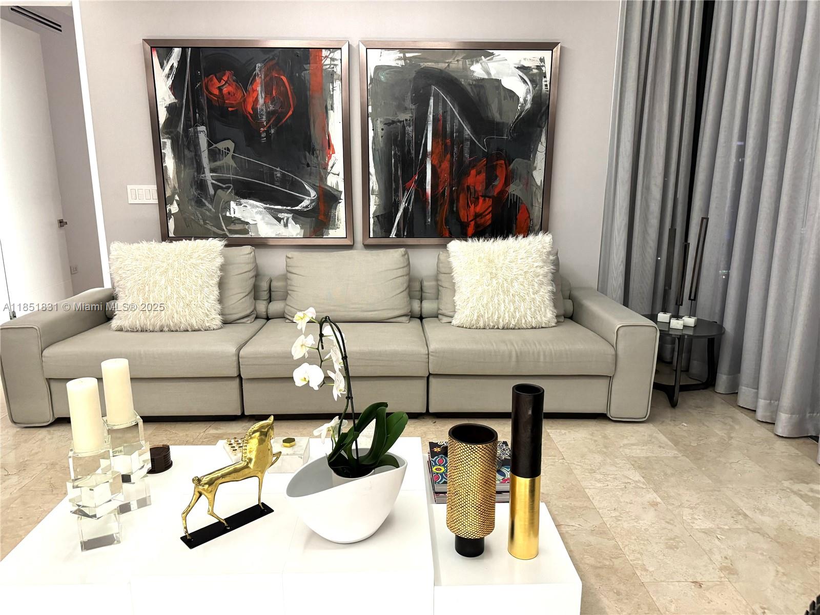 88 SW 7th St 3007